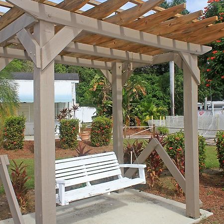 Fort Myers Beach Resort Two-Bedroom Park Model 4 Harlem Heights Exterior foto